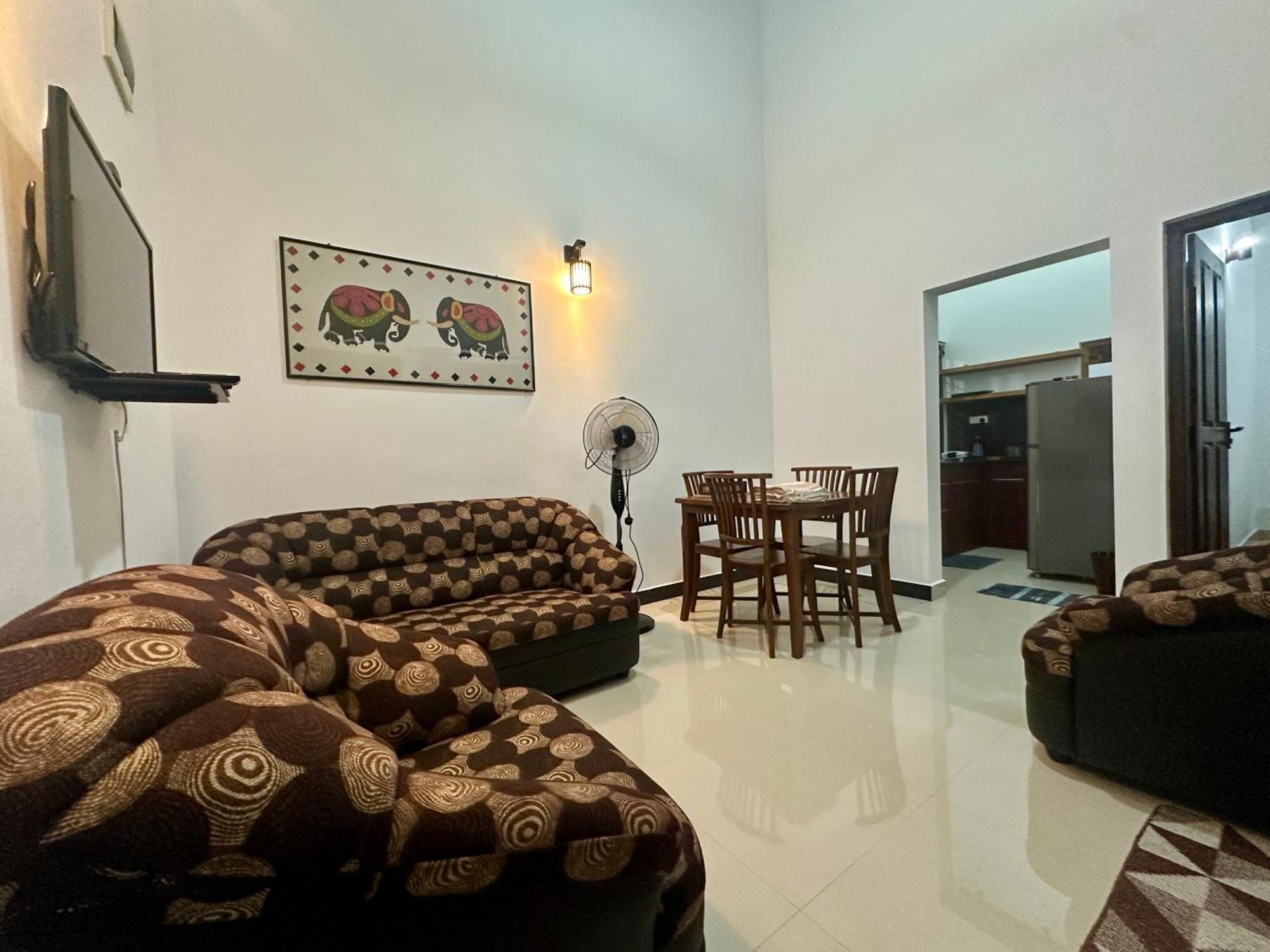 Aroma Villa Homestay Polonnaruwa Buitenkant foto