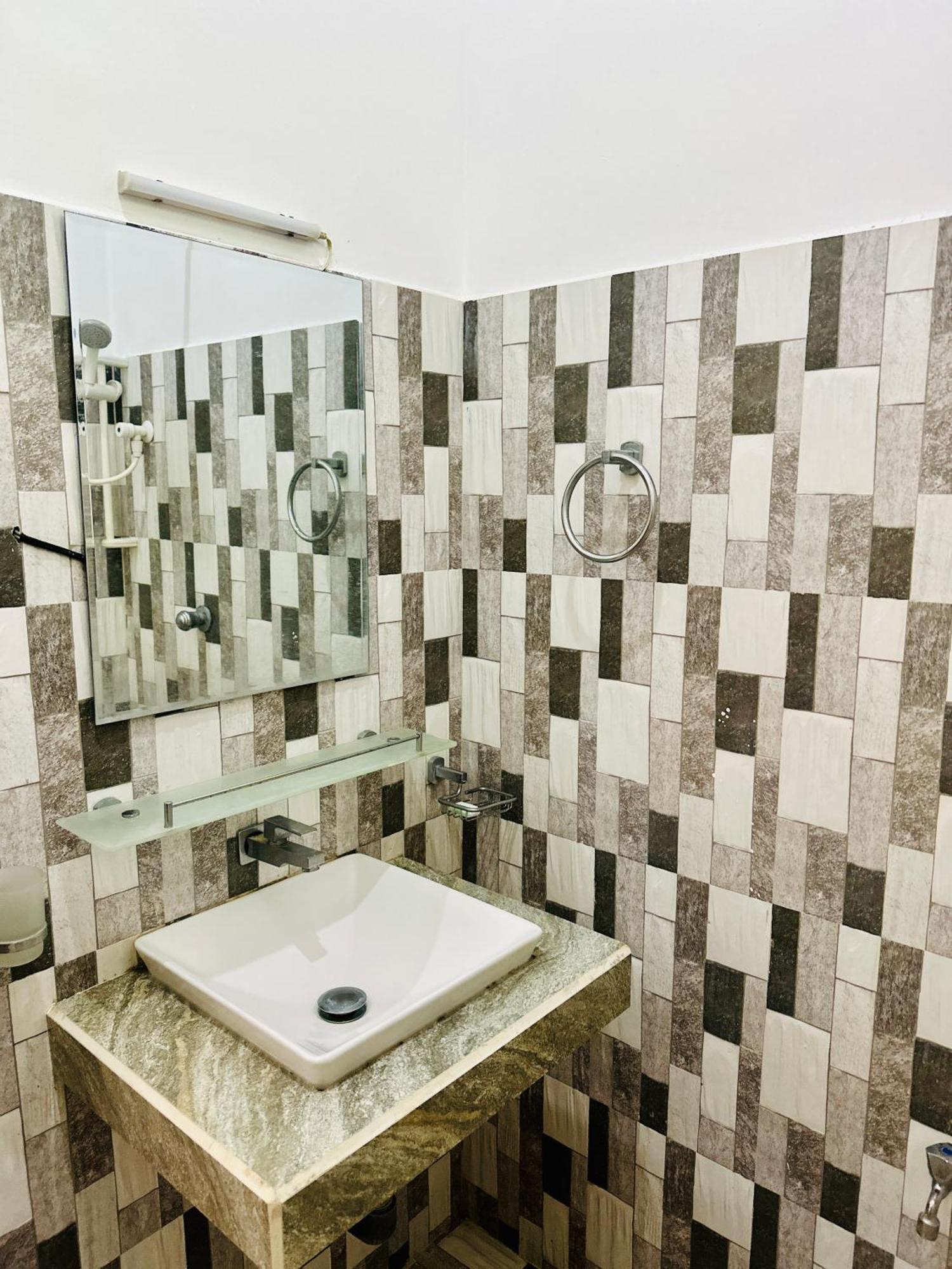 Aroma Villa Homestay Polonnaruwa Buitenkant foto