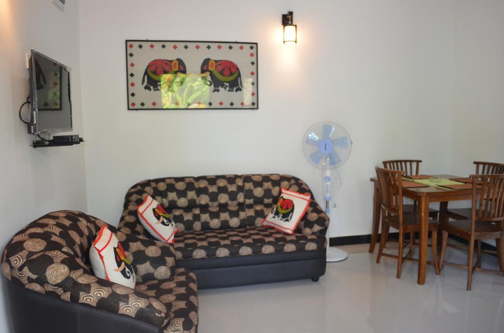 Aroma Villa Homestay Polonnaruwa Buitenkant foto